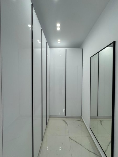 Tirane, jepet me qera apartament 1+1 Kati 5, 700 € 