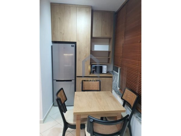Tirane, jap me qera apartament 1+1+Ballkon Kati 3, 60 m² 600 € (Kodra e Diellit)
