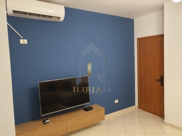 Tirane, jap me qera apartament 1+1+Ballkon Kati 3, 60 m² 600 € (Kodra e Diellit)