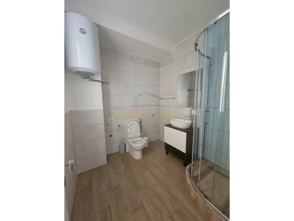 Durres, shitet apartament 2+1 Kati 0, 190 m² 105.000 € 