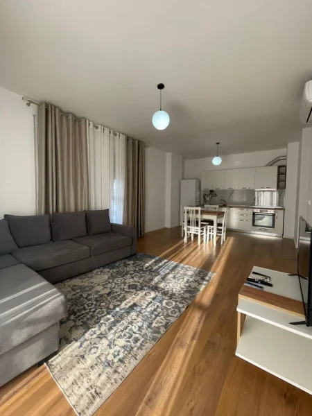 Tirane, jepet me qera apartament 2+1 , 750 € (Don Bosko, Kompleksi Trio Towers)