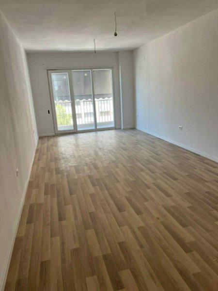 Tirane, jepet me qera apartament 2+1 BOSH Kati 3, 100 m² 500 € (ASTIR KOMPLEKSI MOLLA)