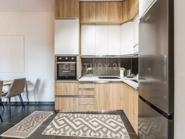 Tirane, jepet me qera apartament 1+1 Kati 7, 74 m² 1.000 € (Rr.e Kavajes)