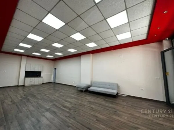 Tirane, shitet ambjent biznesi Kati 0, 80 m² 450.000 € (Blloku)