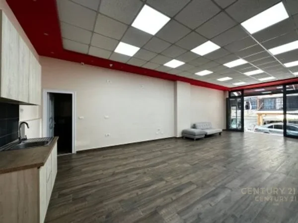Tirane, shitet ambjent biznesi Kati 0, 80 m² 450.000 € (Blloku)