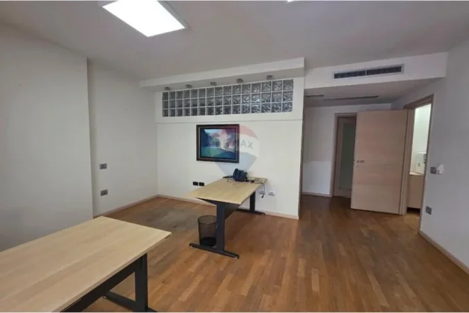Tirane, shitet zyre , 276 m² 869.000 € 