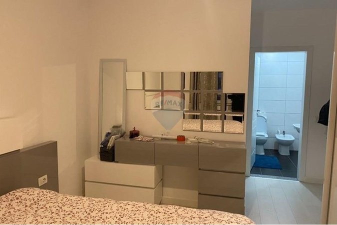 Tirane, shitet apartament 2+1+Ballkon , 97 m² 150.000 € 