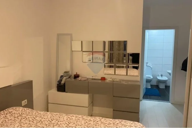 Tirane, shitet apartament 2+1+Ballkon , 97 m² 150.000 € 