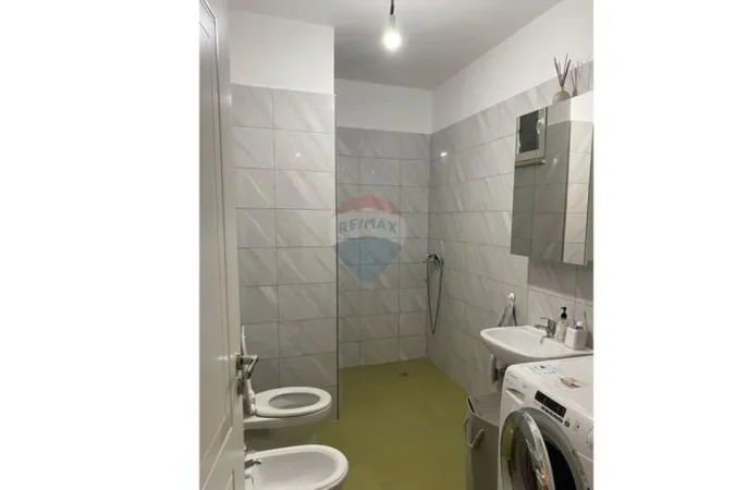 Tirane, shitet apartament 2+1+Ballkon , 97 m² 150.000 € 