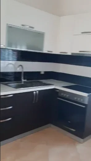 Tirane, jepet me qera apartament 2+1+Ballkon Kati 2, 105 m² 400 € (Siri Kodra)