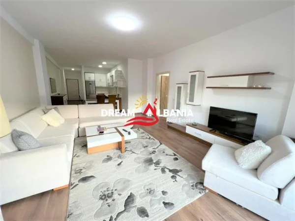 Tirane, jap me qera apartament 2+1 , 120 m² 750 € (tek Kopshti Botanik ne afersi te Green Market)