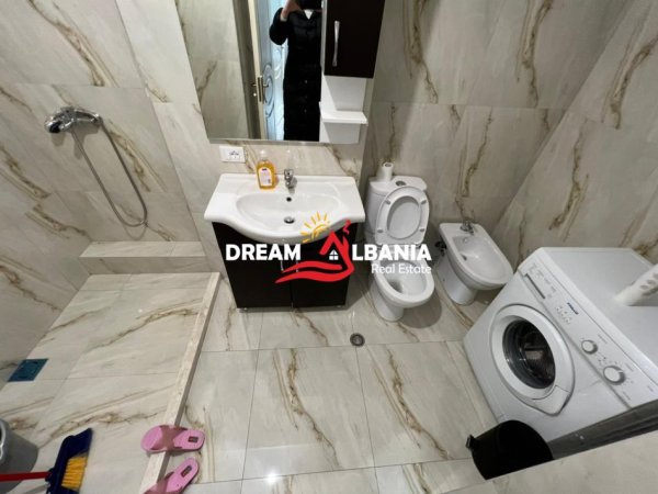 Tirane, jap me qera apartament 2+1 , 120 m² 750 € (tek Kopshti Botanik ne afersi te Green Market)