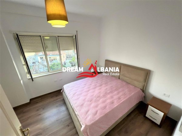 Tirane, jap me qera apartament 2+1 , 120 m² 750 € (tek Kopshti Botanik ne afersi te Green Market)