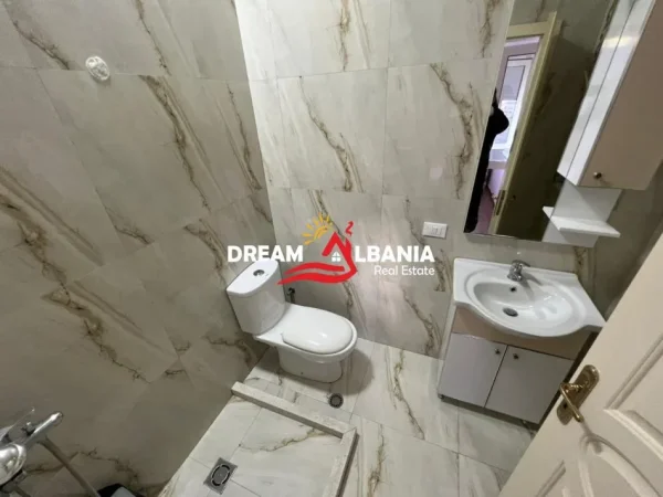 Tirane, jap me qera apartament 2+1 , 120 m² 750 € (tek Kopshti Botanik ne afersi te Green Market)