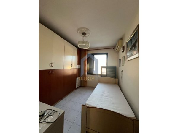 Tirane, jap me qera apartament 2+1+Ballkon Kati 5, 100 m² 450 € (5 Maj)