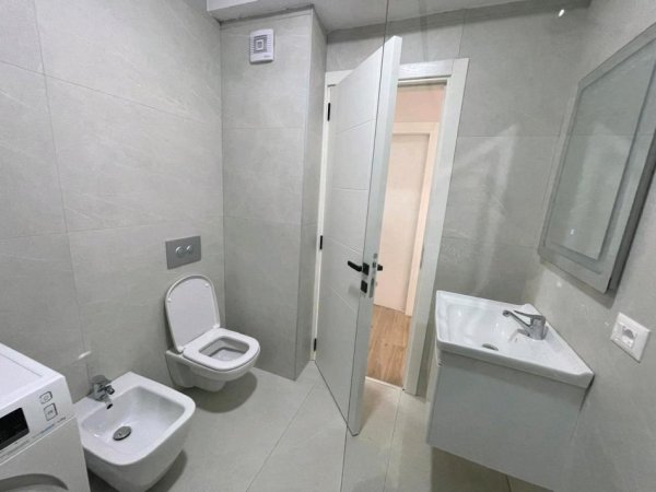 Tirane, jepet me qera apartament 1+1+Ballkon Kati 5, 70 m² 500 € (RRUGA XHANFIZE KEKO, XHAMLLIKU)