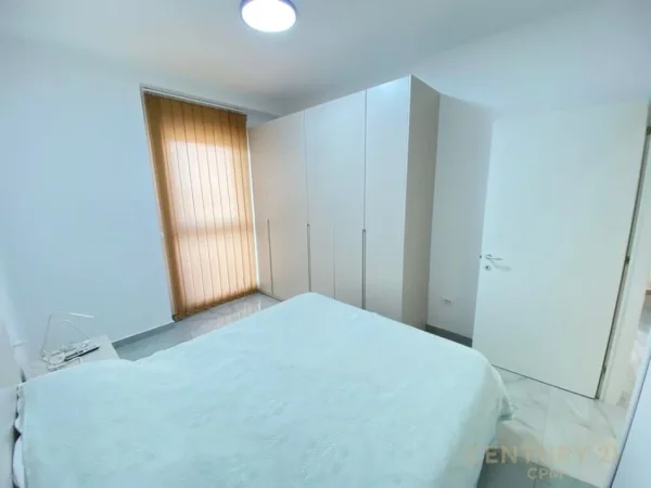 Tirane, jepet me qera apartament 1+1 Kati 17, 59 m² 750 € (Garden Building)
