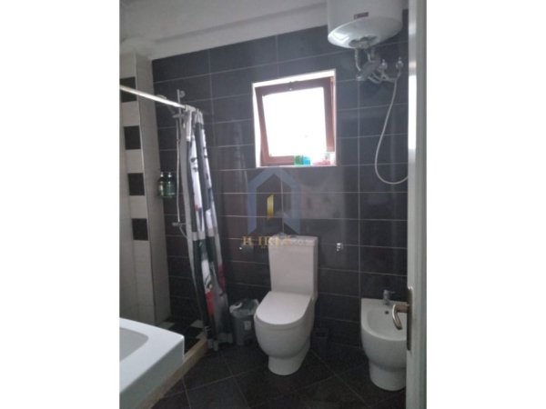 Tirane, jap me qera apartament 1+1 Kati 1, 350 € (Sanatoriumi)