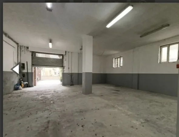 Tirane, jepet me qera ambjent biznesi , 260 m² 1.500 € 