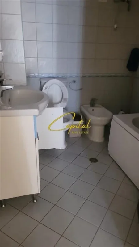 Tirane, jepet me qera apartament 2+1 Kati 3, 100 m² 450 € (ASTIR)