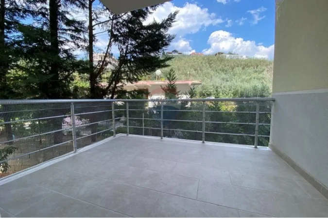 Tirane, shitet apartament 1+1+Ballkon Kati 1, 82 m² 97.800 € 