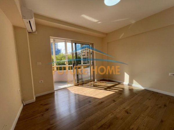 Tirane, jepet me qera zyre Kati 2, 74 m² 1.200 € (9 Kateshet, Qendër)