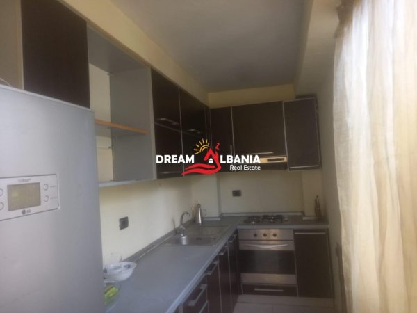 Tirane, jepet me qera apartament 2+1 , 80 m² 600 € (Muhamet Gjollesha)