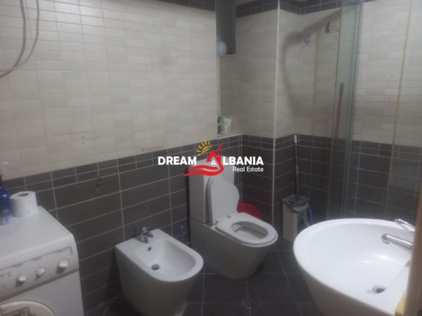 Tirane, jepet me qera apartament 2+1 , 80 m² 600 € (Muhamet Gjollesha)