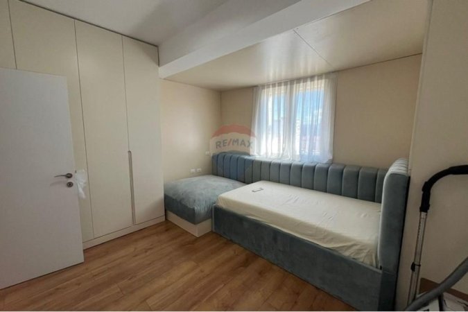 Tirane, jepet me qera apartament 2+1+Ballkon , 115 m² 1.000 € (Kompleksi Star 21)