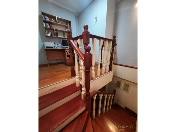 Tirane, shes apartament 3+1+Ballkon Kati 7, 140 m² 190.000 € (Pallatet Cabej)