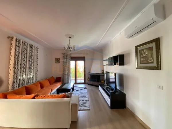 Tirane, jepet me qera Duplex Kati 2&3, 155 m² 1.100 € (Ali Demi)