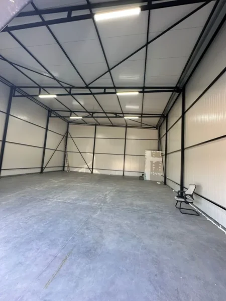 Tirane, jepet me qera magazine , 140 m² 800 € 