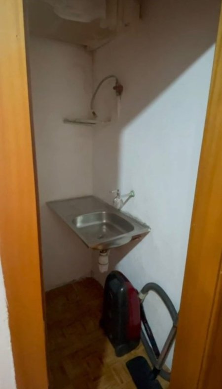 Tirane, jap me qera apartament 2+1+Ballkon Kati 4, 80 m² 450 € (Ferit Xhajko)