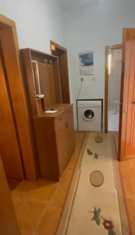 Tirane, jap me qera apartament 2+1+Ballkon Kati 4, 80 m² 450 € (Ferit Xhajko)