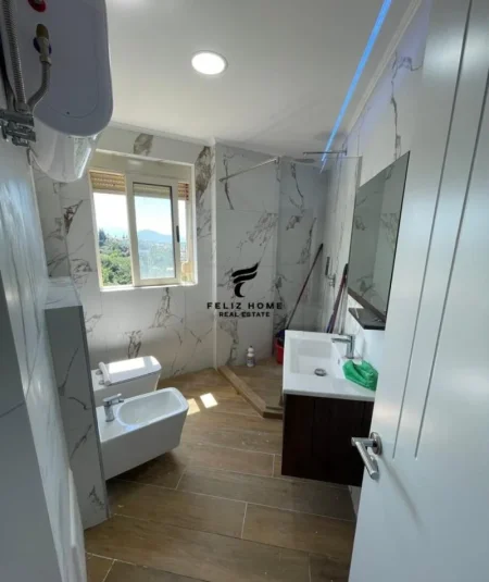 Tirane, shitet apartament 2+1 Kati 5, 124 m² 124.000 € (FRESK)