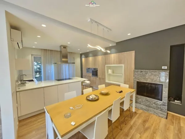 Tirane, jepet me qera Vile 4+1 Kati 3, 460 m² 3.500 € (kompleksi White Houses)