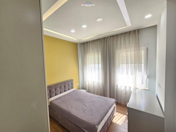 Tirane, jepet me qera Vile 4+1 Kati 3, 460 m² 3.500 € (kompleksi White Houses)