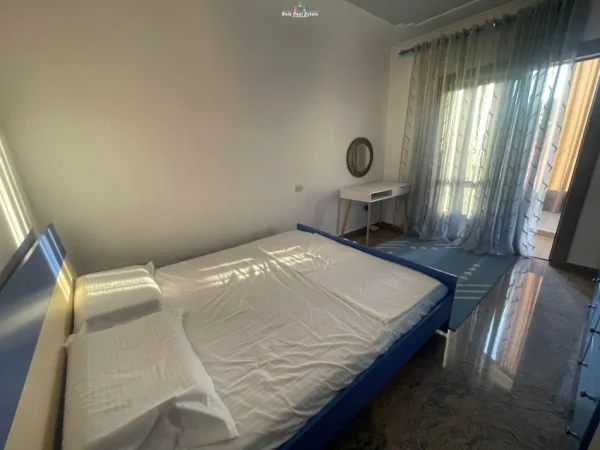 Tirane, jepet me qera apartament 2+1+Ballkon Kati 6, 125 m² 800 € (QENDER)