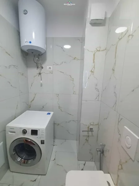 Tirane, jepet me qera apartament 1+1+Ballkon Kati 3, 60 m² 600 € (kodra e diellit)