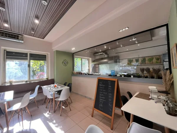 Tirane, jepet me qera ambjent biznesi Kati 1, 90 m² 10.000 € 