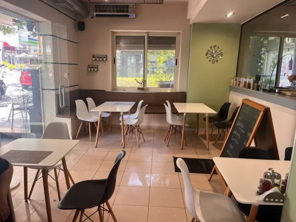 Tirane, jepet me qera ambjent biznesi Kati 1, 90 m² 10.000 € 