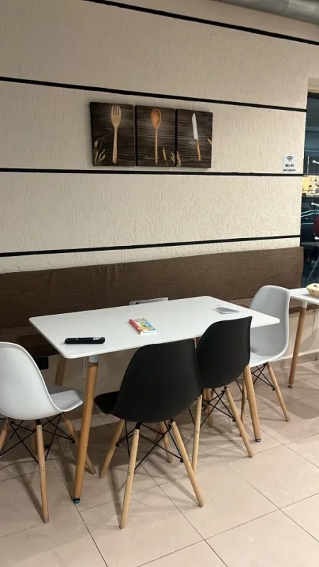 Tirane, jepet me qera ambjent biznesi Kati 1, 90 m² 10.000 € 