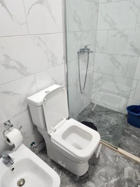 Super Apartament 2+1+2 me qeratek Rr. e Dibres, prane QSUT (650 Euro)