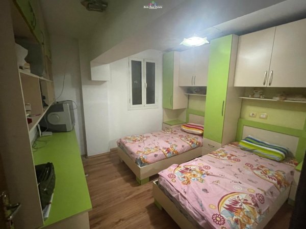 Tirane, jepet me qera Vile 2+1 Kati 2, 106 m² 400 € (5 maji)