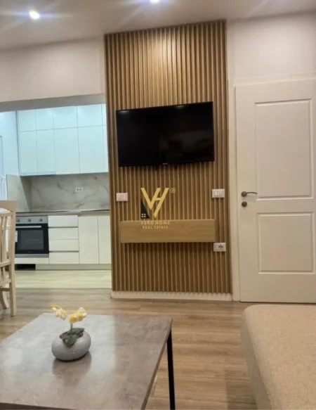 Tirane, jepet me qera apartament 1+1+Ballkon Kati 4, 58 m² 600 € (RRUGA FERIT XHAJKO)