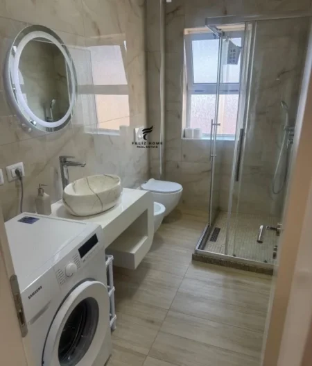 Tirane, jepet me qera apartament 1+1 Kati 5, 60 m² 600 € (FERIT XHAJKO)