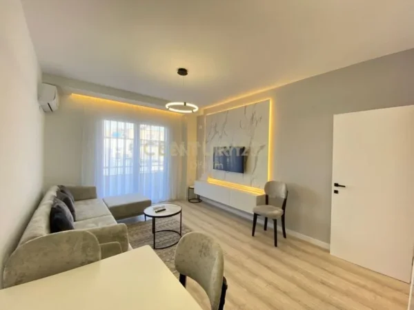 Tirane, jepet me qera apartament 1+1+Ballkon Kati 6, 60 m² 600 € (VASIL SHANTO)