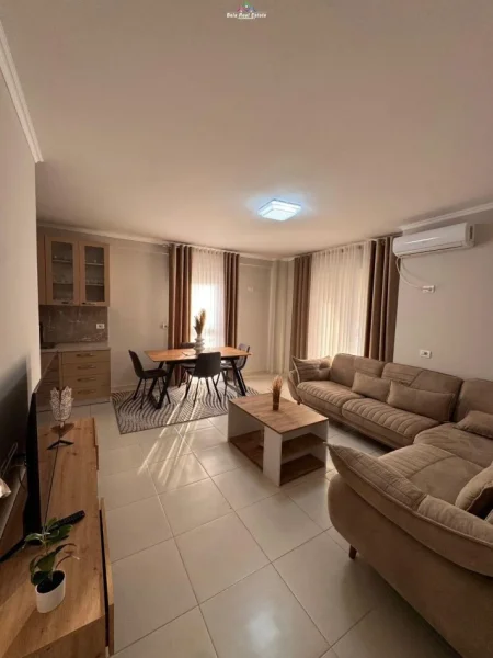 Tirane, jepet me qera apartament 2+1 Kati 5, 107 m² 850 € (mine peza)