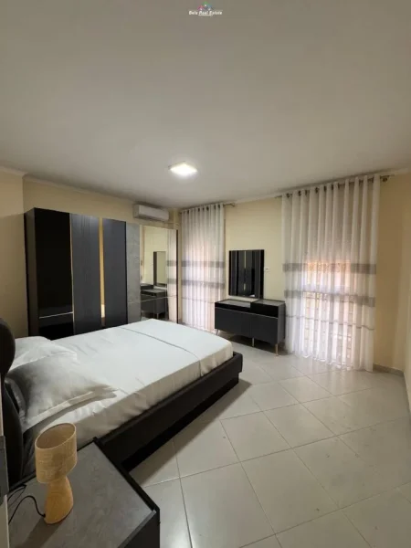 Tirane, jepet me qera apartament 2+1 Kati 5, 107 m² 850 € (mine peza)