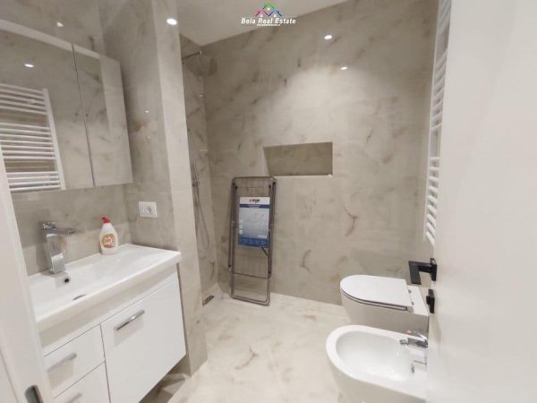 Tirane, jepet me qera apartament 2+1+Ballkon Kati 1, 80 m² 750 € (rruga peti)